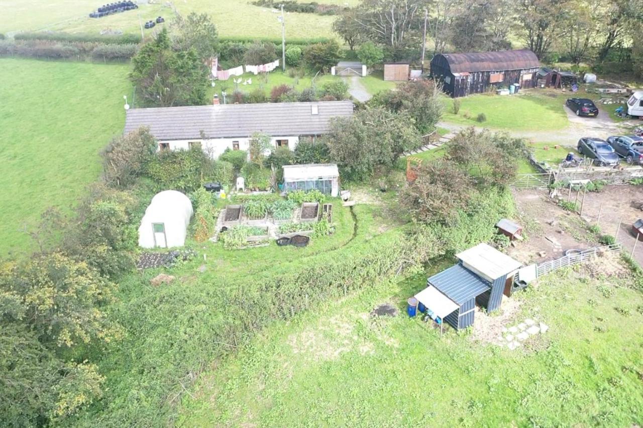 Inviting 2-Bed Cottage In Newcastle Emlyn Luaran gambar